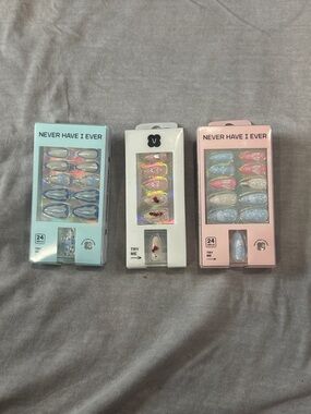 Press-On Nails Trio Pack - Blue, Pink, White